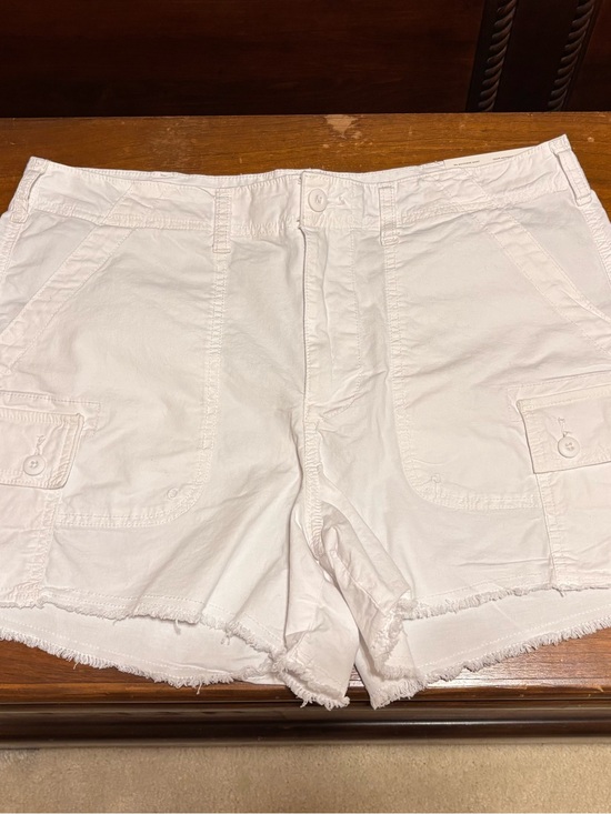 American Eagle Outfitters Pants - American Eagle Outfitters White Cargo Frayed Hem Women's Shorts